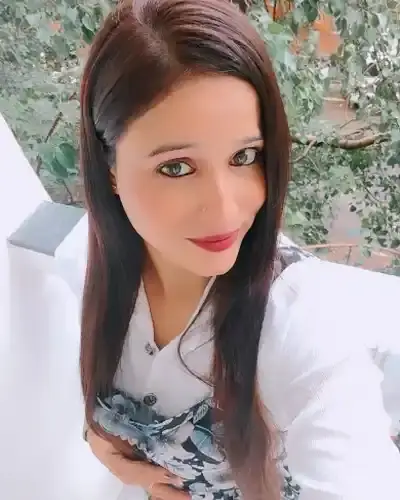 Call Girls in Charbagh